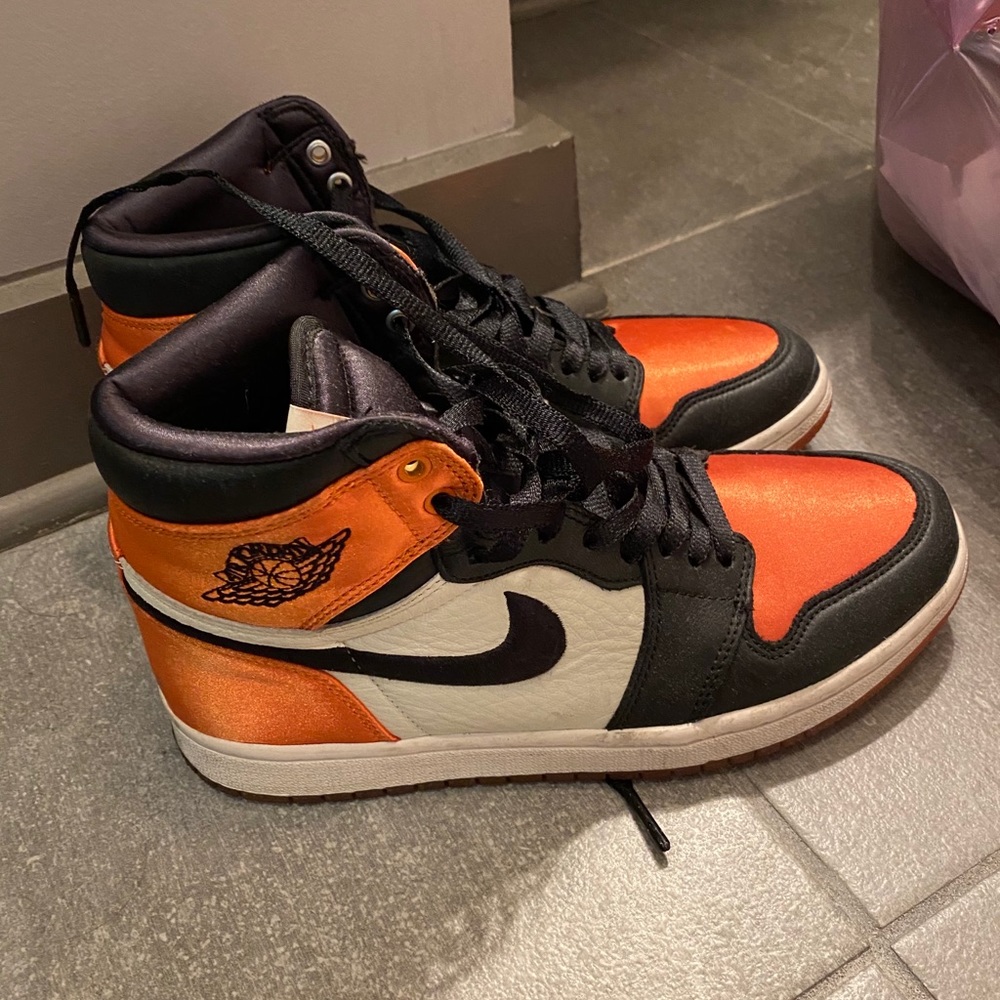 Jordan 1 High Satin